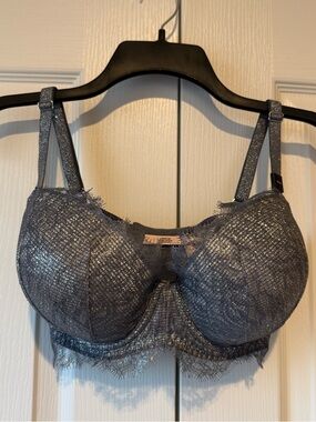 Victoria’s Secret Metallic Silver Bra Dream Angel w/ lace over cups. 34DDD
